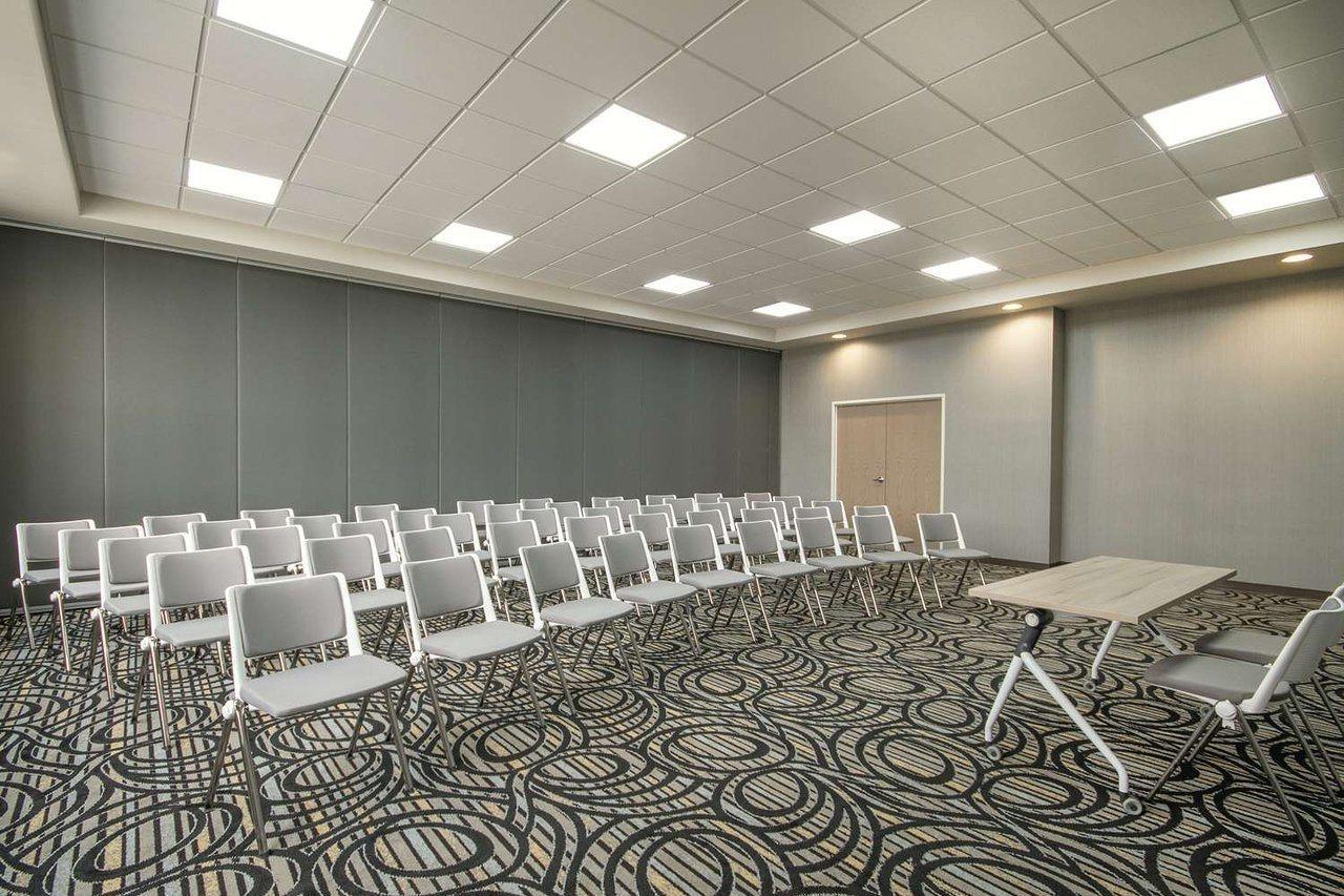 Hotel Hilton Garden Poliforum