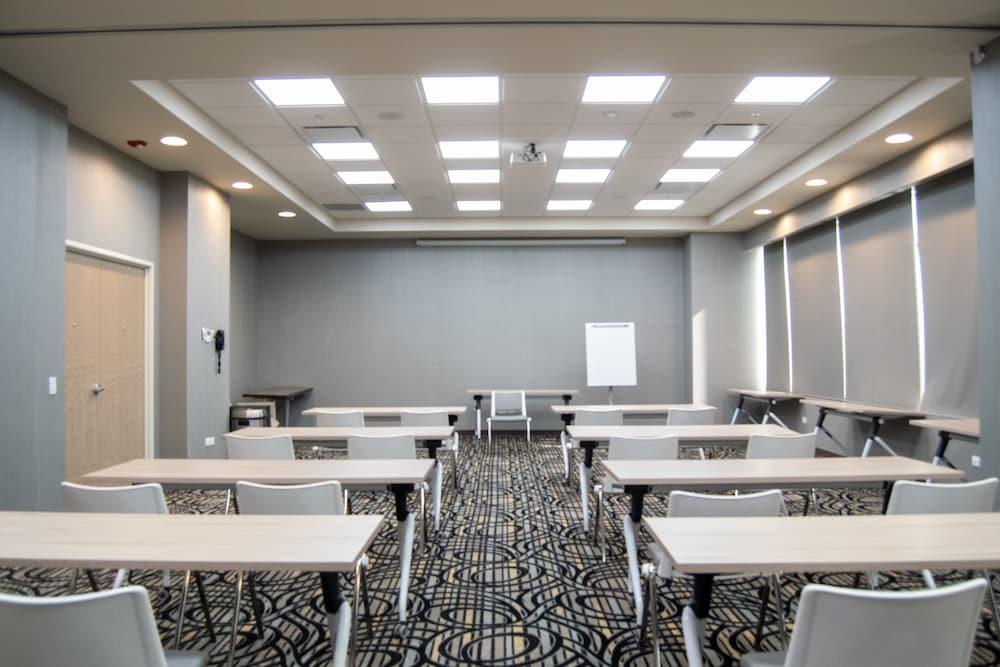 Hilton Garden Poliforum Hotel