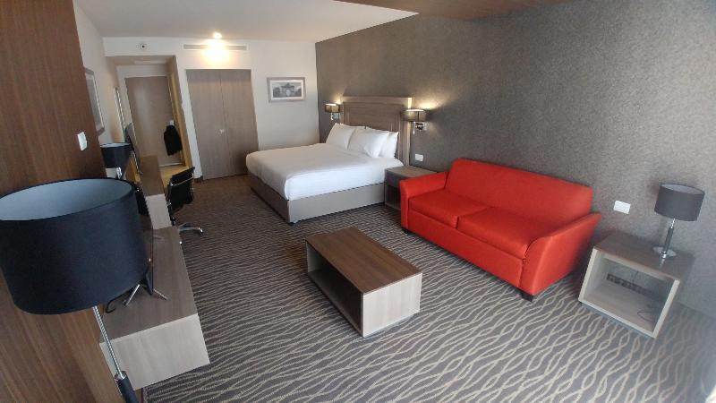 Hotel Hilton Garden Poliforum 3*