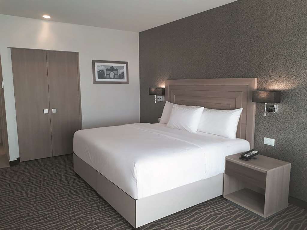 Hotel Hilton Garden Poliforum 3*