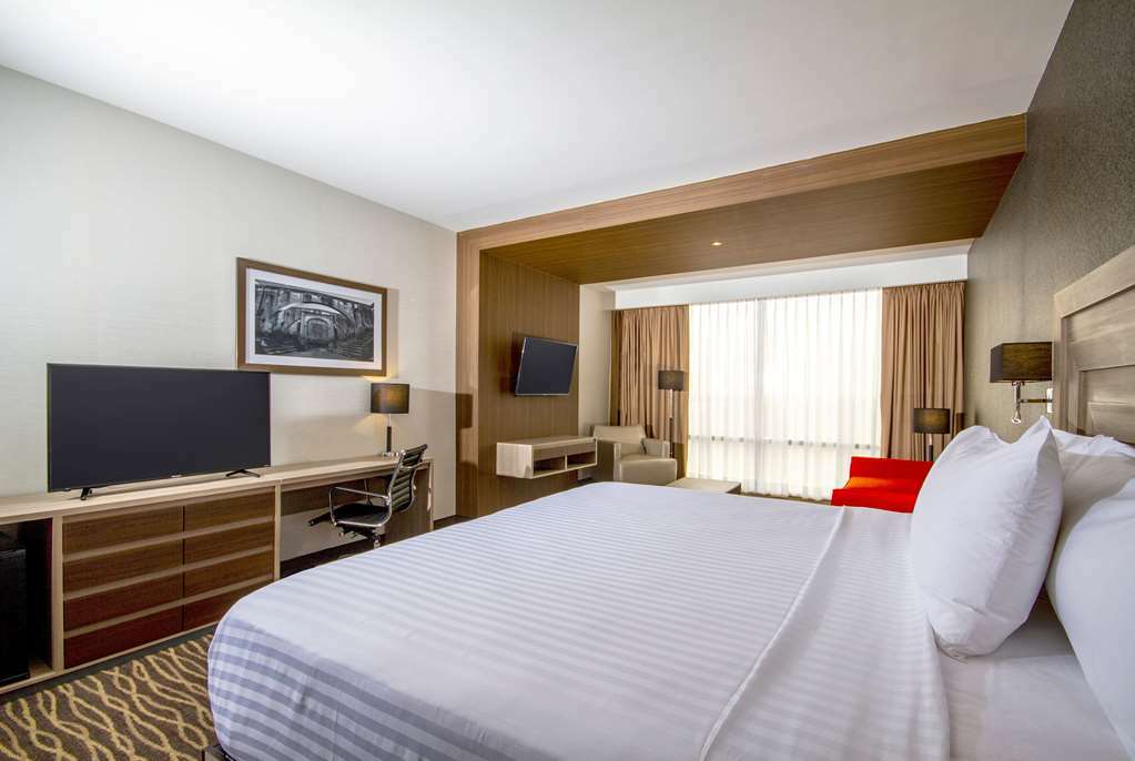 Hilton Garden Poliforum Hotel